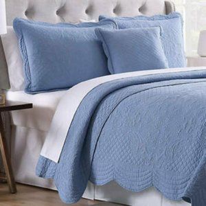 Modern. Southern. Home.™ Scalloped Tiles Quilt